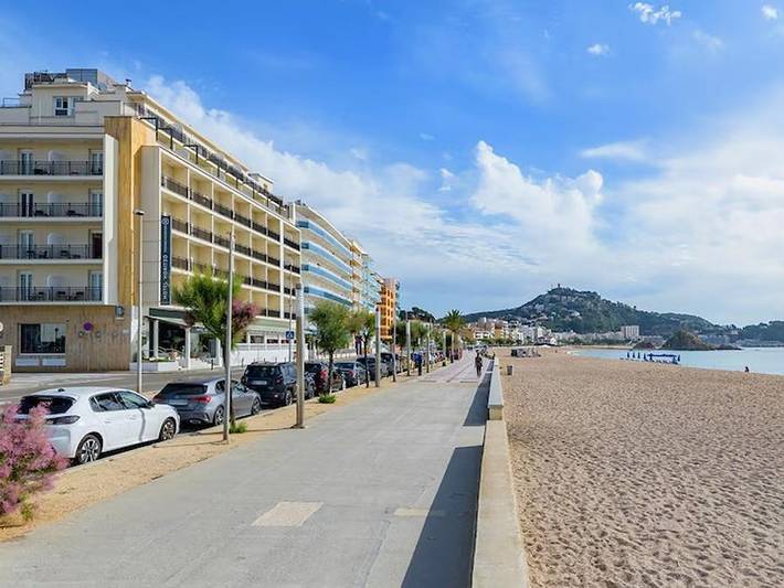 Pierre & Vacances Hotel Horitzó - Chambre 1 personne - Chambre Individuelle - Balcon - Petit-Déjeuner Inclus in Palafolls, Costa del Maresme