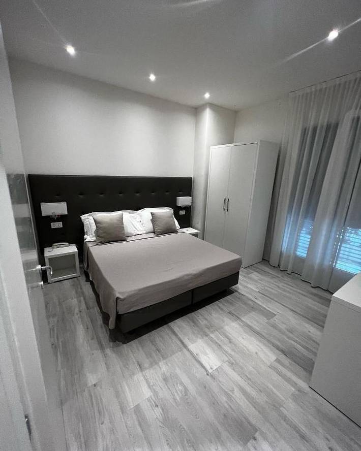 Hôtel pour 3 personnes, avec piscine et jardin à Riccione - 2