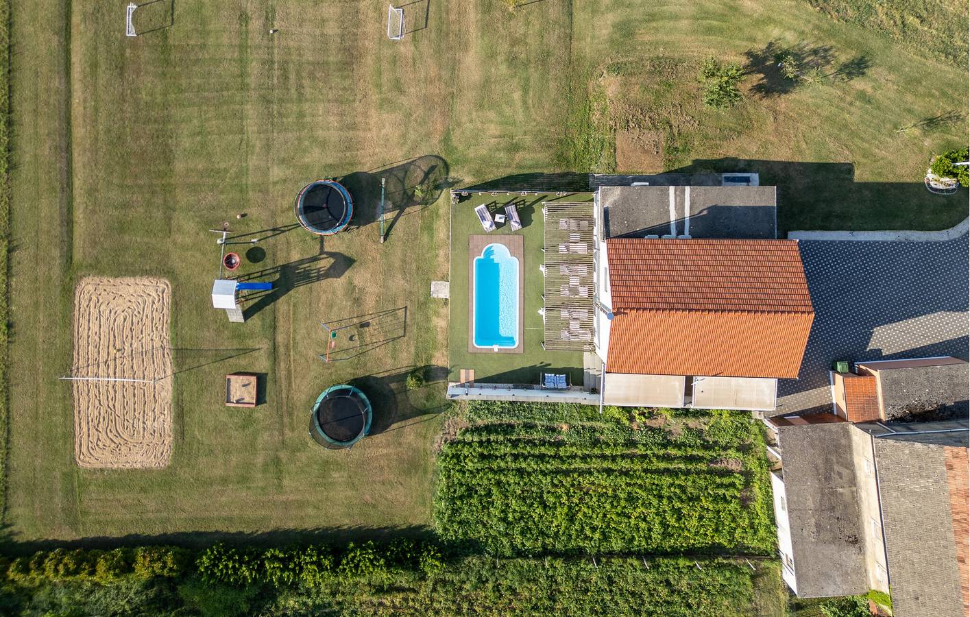 Charmante Ferienwohnung mit Pool und Terrasse in der Nähe des Flusses Cetina in Dalmatinisches Zagora