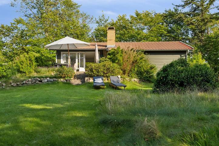 Ferieudlejning for 6 personer, med Terrasse og Have i Smidstrup