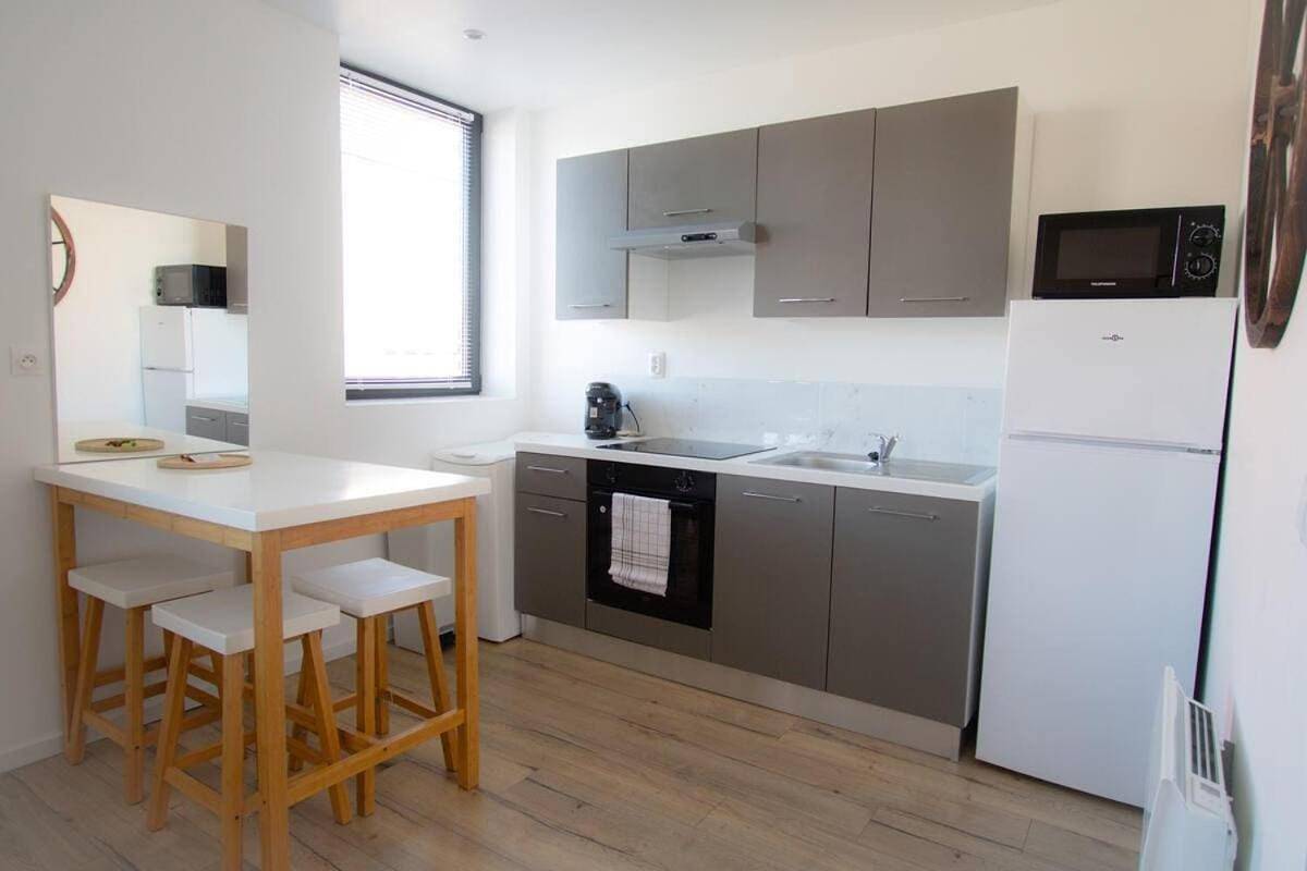 Appartement entier, Two-Bedroom Apartment in Lens, Région de Lens