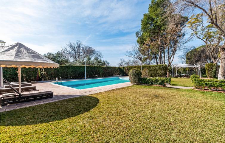 Location de vacances pour 12 personnes, avec jardin ainsi que terrasse et piscine dans la Province de Séville - 4