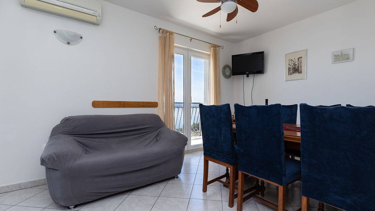 Cały apartament wypoczynkowy, Apartament wakacyjny dla 6 osób in Mimice, Żupania splicko-dalmatyńska