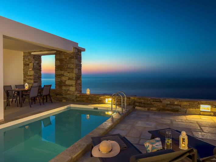 Location de vacances pour 4 personnes, avec Jardin et Piscine dans Folégandros
