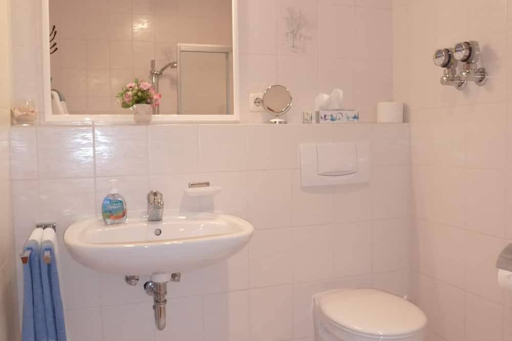 Ganze Wohnung, Hideaway für zwei mit traumhaften Alpenblick in der Nähe von Salzburg in Bayerisch Gmain, Bayerische Alpen