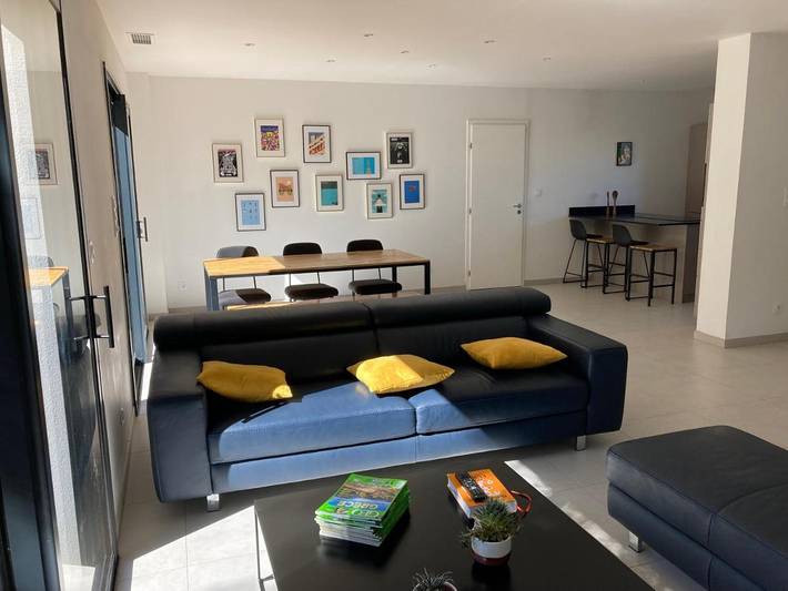 Location de vacances pour 5 personnes, avec jardin ainsi que vue et piscine à Sussargues - 2