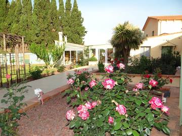 Gîte pour 4 personnes, avec jardin ainsi que sauna et piscine à Ortaffa