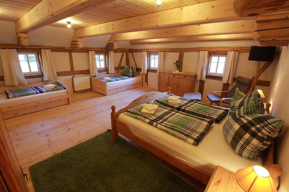 Ferienhaus \"Gebirgshäusl Oybin\" Zittauer Gebirge / Oberlausitz +Kamin +Umgebinde in Oybin, Zittauer Gebirge