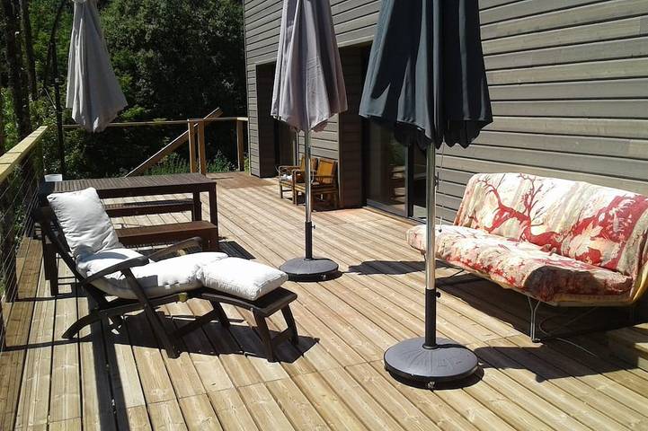 Gîte pour 8 personnes, avec terrasse et jardin