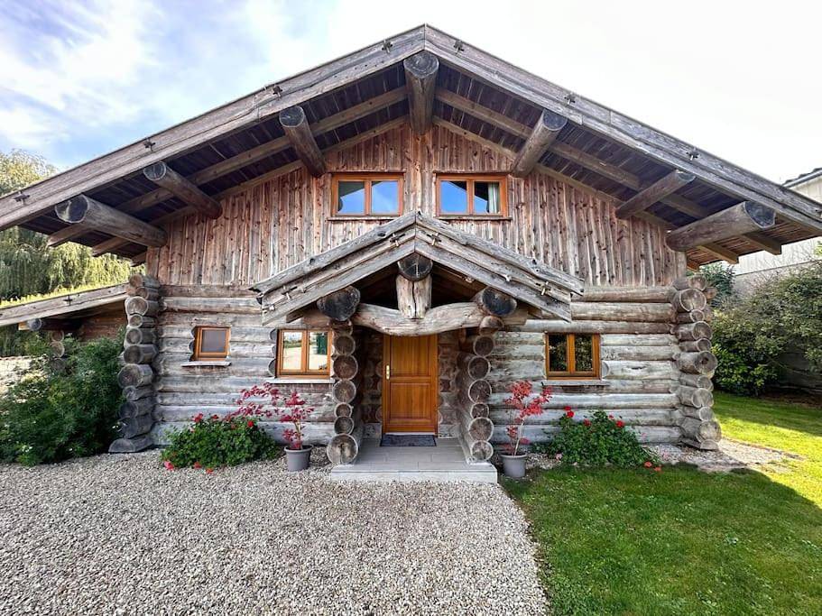 C Les rondins nature gîte 8 personnes avec jardin in Nuisement-sur-Coole, Marne
