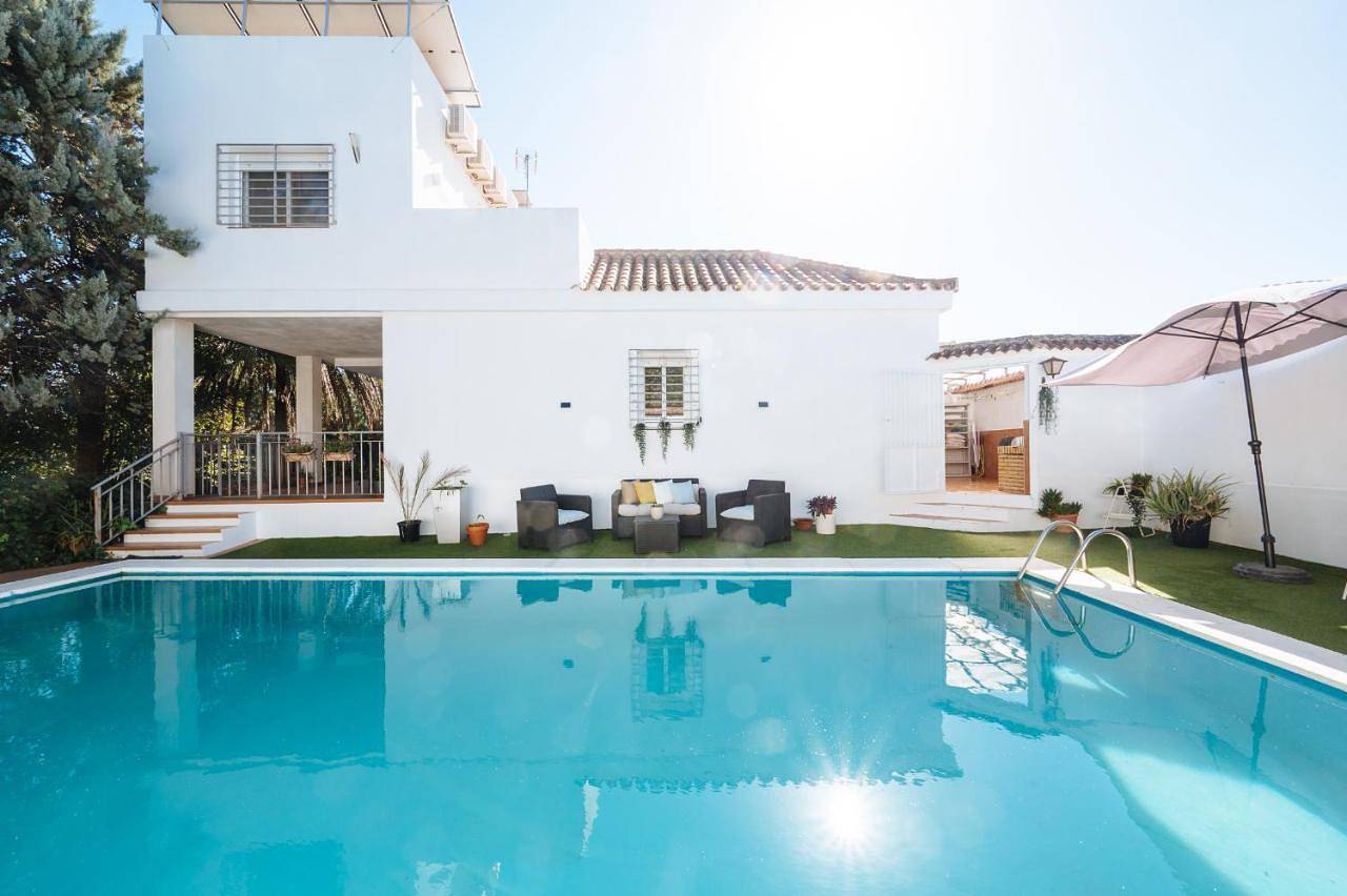 Superior Chalet in Las Pajanosas, Guillena