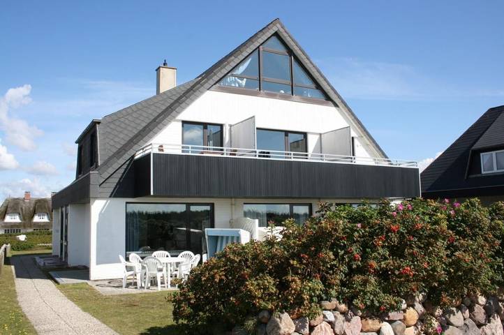Ganze Wohnung, Charmante Eg-Wohnung in Wenningstedt – strandnah mit Süd-Terrasse & Strandkorb in Sylt