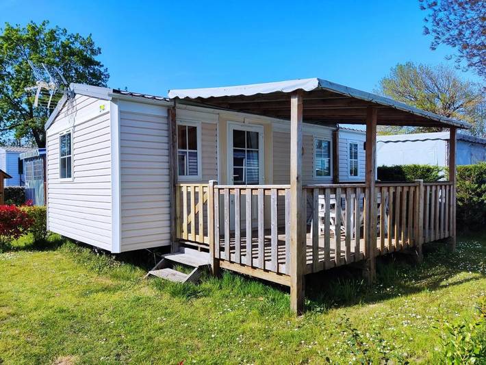 Camping pour 5 personnes, avec Terrasse ainsi que Jardin et Piscine à Meschers-sur-Gironde