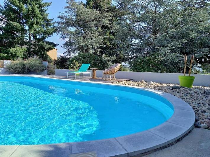 Appartement de vacances pour 5 personnes, avec Balcon et Terrasse ainsi que Jardin et Piscine
