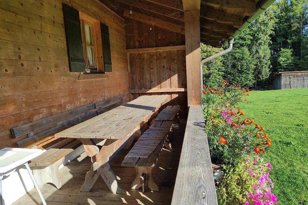 Ganze Wohnung, Ferienwohnung Samerberg  für 2-4 Personen 1. Stock, Balkon, eigener Eingang, Wohn/Schlafraum, 1 Schlafzimmer, Küche in Frasdorf, Bayerische Alpen