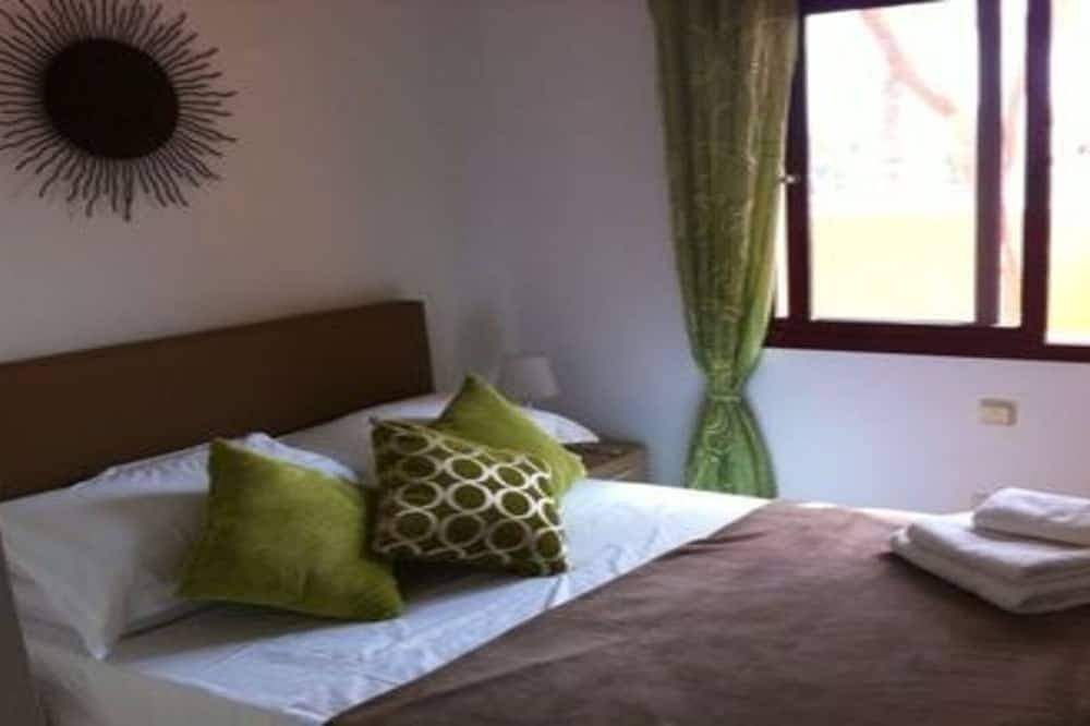 Apartamento entero, Perfect Beach Ubicación. 2 habitaciones, capacidad para 4, bellamente amueblado. in Los Narejos, Los Alcázares