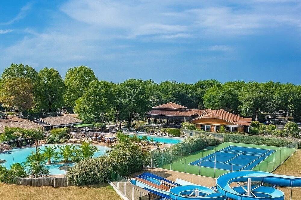 Mobile-home récent dans camping 4étoiles avec animations et piscine in La Teste-de-Buch, Région d'Arcachon