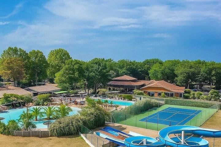 Camping pour 8 personnes, avec piscine, animaux acceptés à La Teste-de-Buch