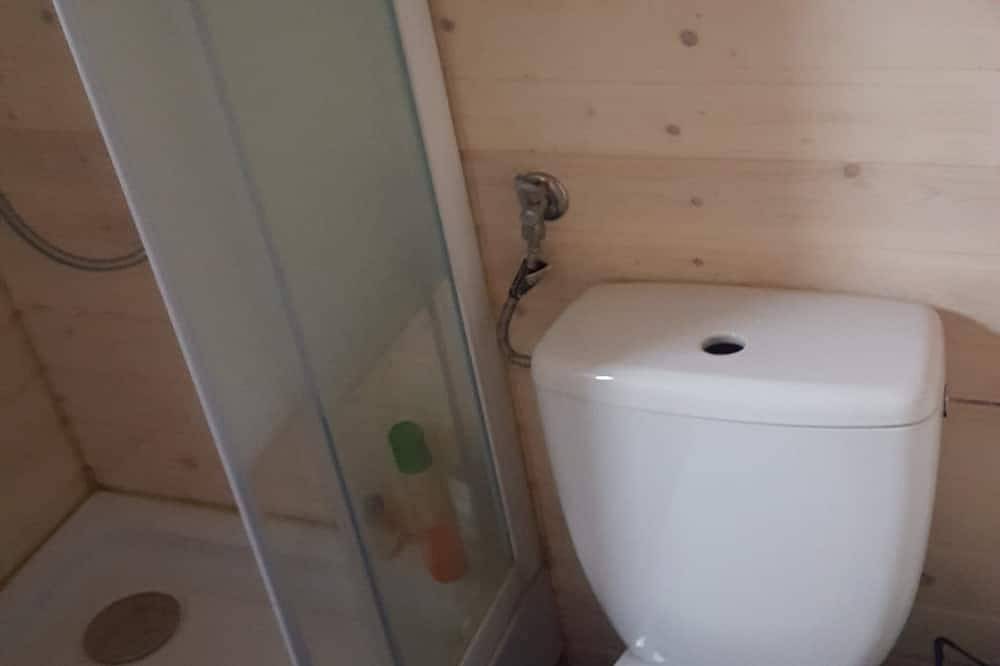 Heather hut, cottage on a pond + 2 hectars of area in Polnische Ostsee