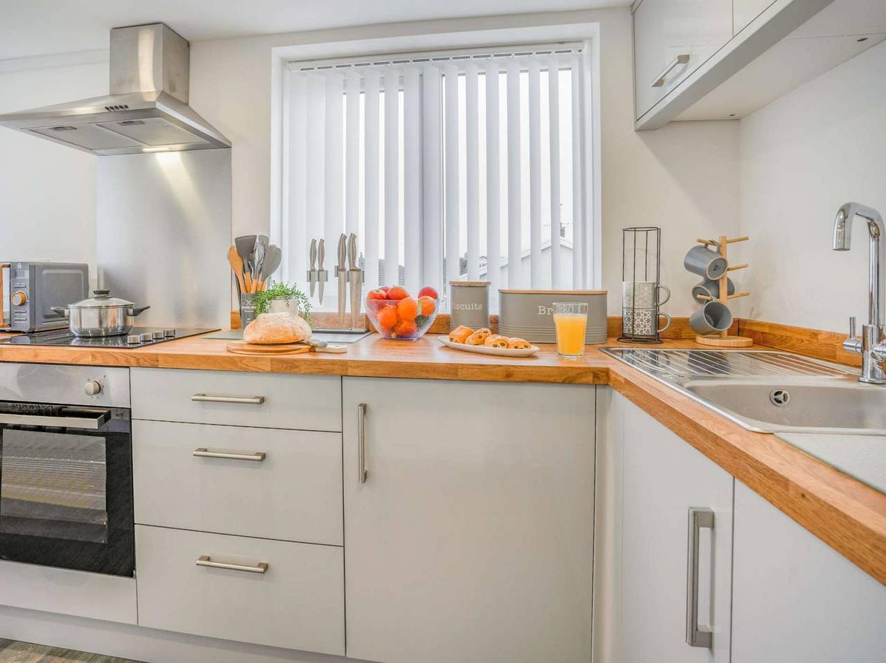 3-Bed 5-6 berth modernised bungalow! in Tenby, Pembrokeshire