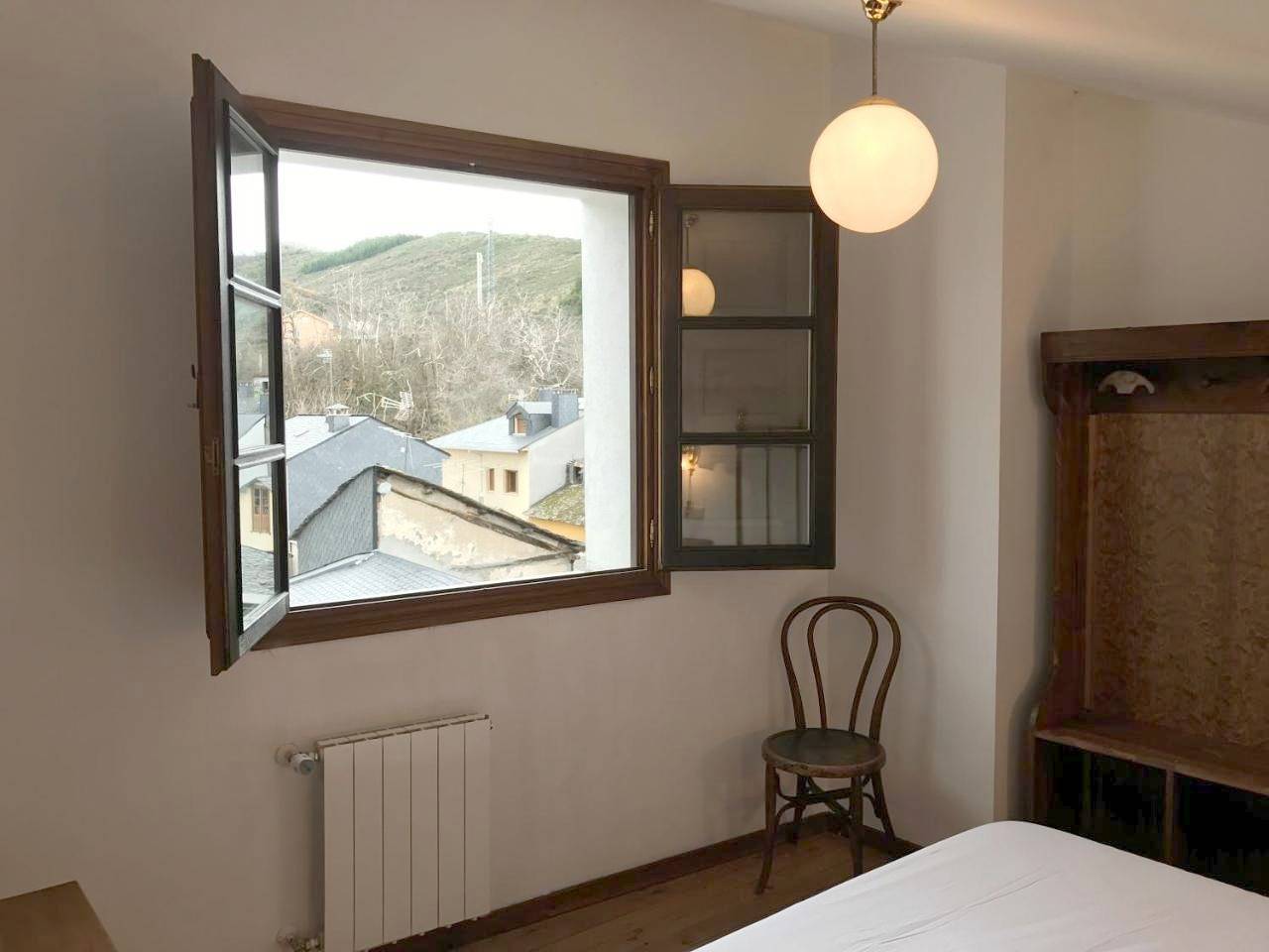 La Casa Del Reloj in Molinaseca, El Bierzo