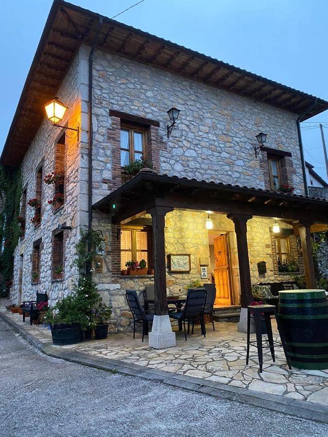 Casa rural para 2 personas, con Balcón además de Jardín y Vistas en Posada de Valdeón