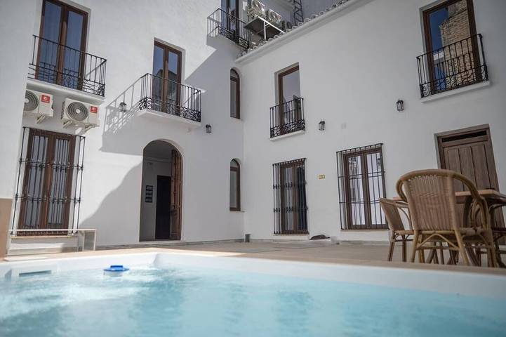Cottage for 20 people, with balcony - 1