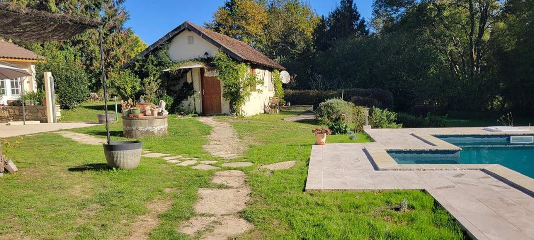 Maison de vacances pour 2 personnes, avec jardin et piscine, animaux acceptés