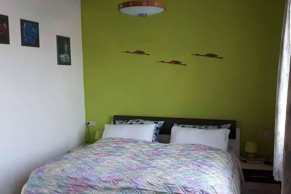 Ganze Wohnung, Ferienwohnung Zur Modell-Auto-Galerie Greiz - Fewo, Dusche, Wc, 1 Schlafraum, 1 in Greiz, Region Greiz