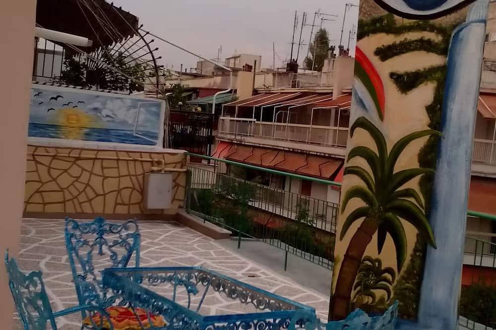 Ganze Wohnung, Penthouse on the 4th floor with huge Balcony! 10 min away from Metro. in Analipsi (Thessaloniki), Thessaloniki und Umgebung