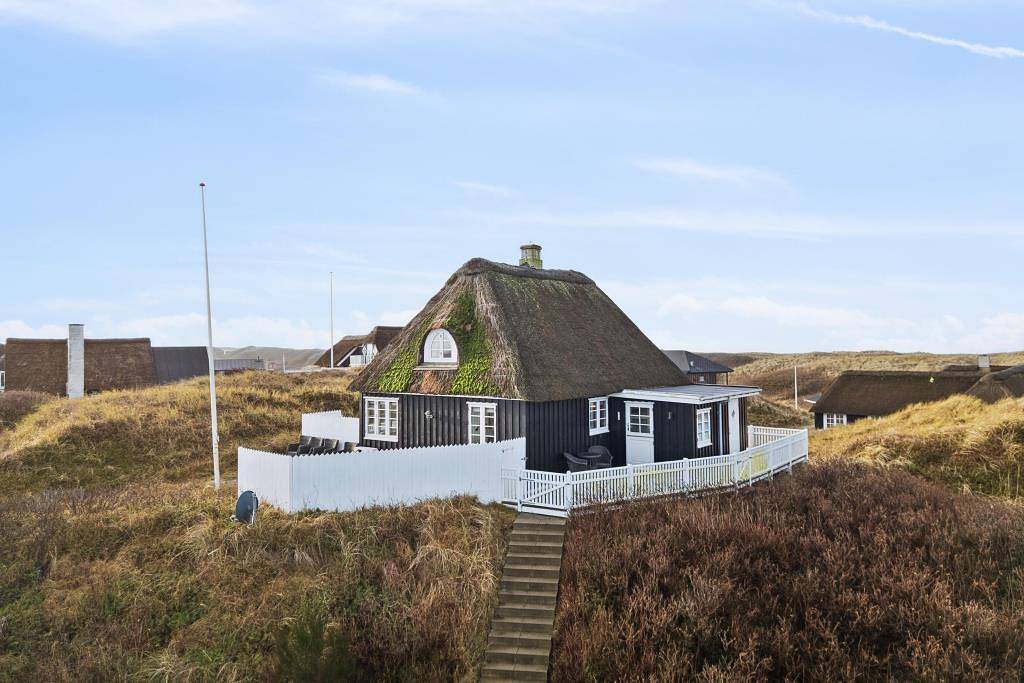Einzigartiges Ferienhaus mit Meerblick und zentraler Lage in Søndervig in Søndervig, Holmsland Klit