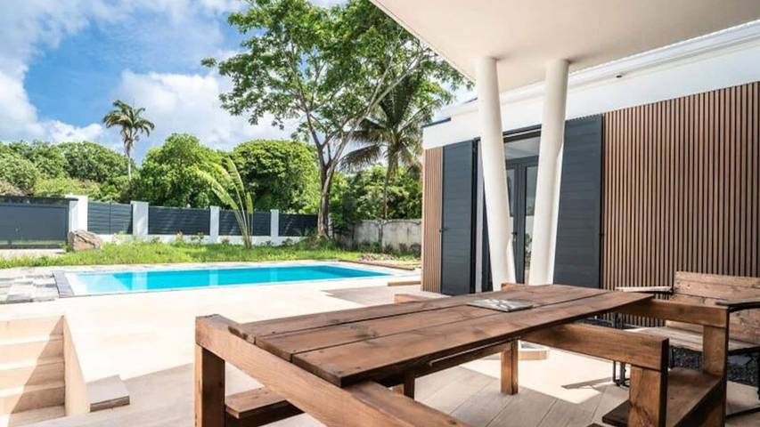 Appartement de vacances pour 9 personnes, avec jardin et piscine