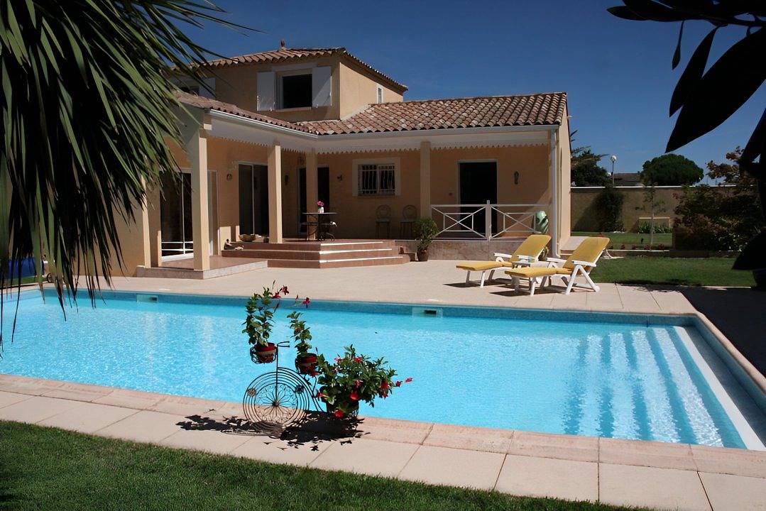 La Villa Créole - Indonésienne in Montady, Canal du Midi