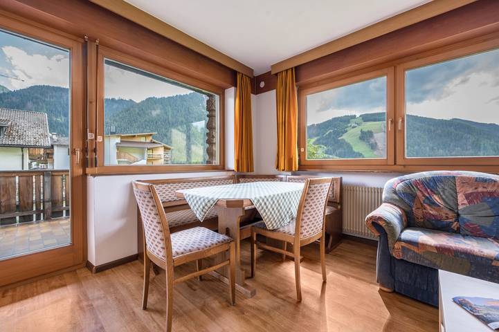 Ganze Wohnung, Ferienwohnung "Ciasa La Palsa 3" mit Bergblick, Balkonen & Wlan in San Vigilio di Marebbe, Enneberg