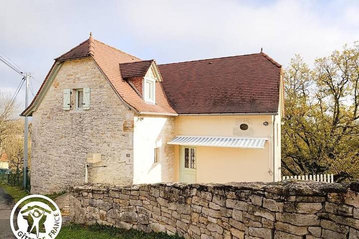 Location de vacances pour 6 personnes, avec jardin, animaux acceptés à Faycelles