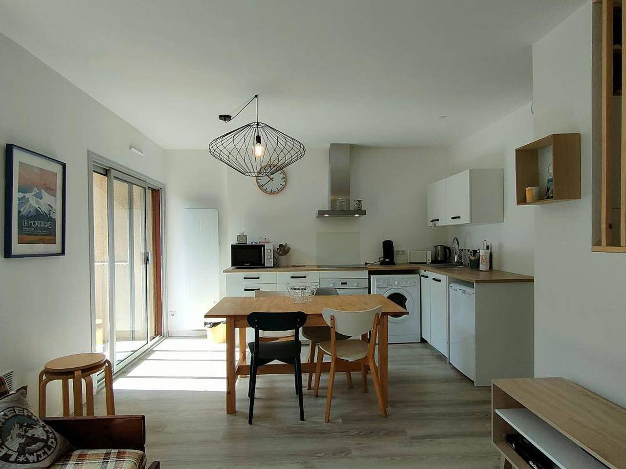 Entire studio, T1bis Apartment in Cauterets with Parking for 4 People in Cauterets, Pyrenees National Park