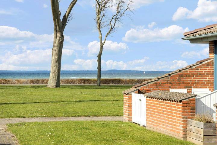 Ferieudlejning for 4 personer, med terrasse i Bogense