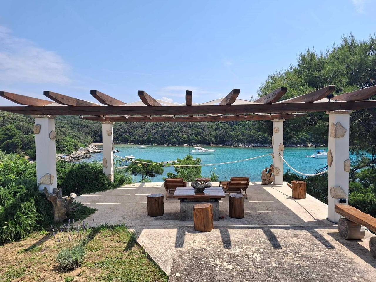 Apartamento entero, Seafront 2 Bedroom Apartment in Rab
 in Kampor, Rab