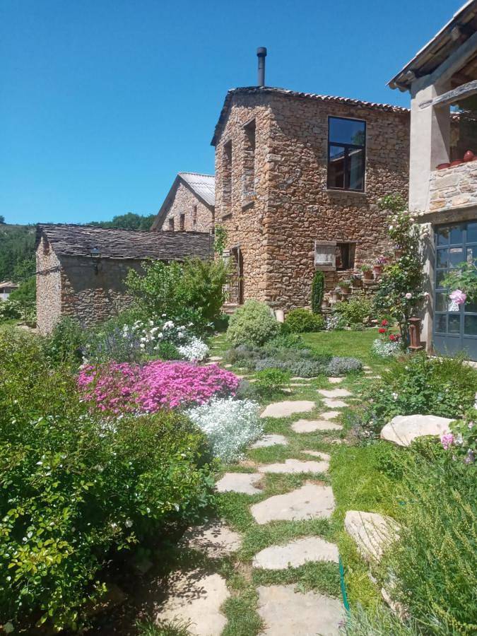 Casa rural para 6 personas, con vistas además de jardín y terraza, Se admiten mascotas en Valle de Benasque - 2