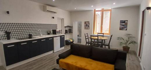 Gîte pour 4 personnes, avec terrasse à Gignac