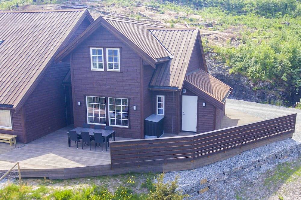 New and Exclusive Cottage in the mountainside of Voss, with a great view in Voss