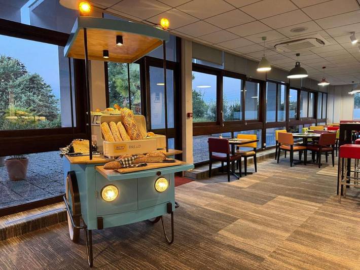 Hôtel pour 4 personnes, avec jardin à Champniers - 2