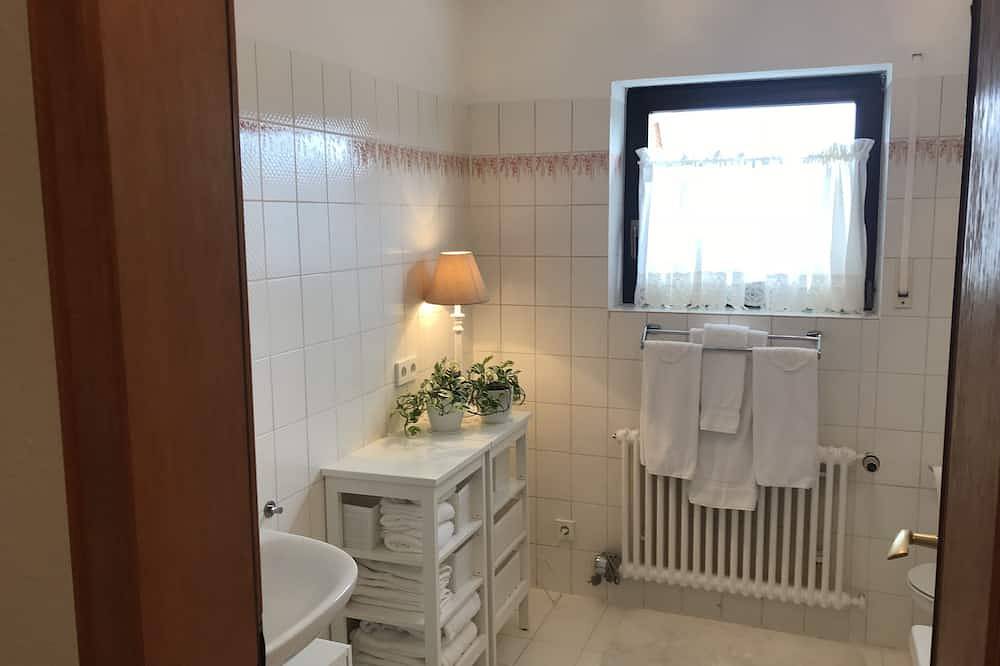 \"The Enchanted Cottage\" is a chic private garden apartment with gorgeous views. in Hirschhorn, Bergstraße