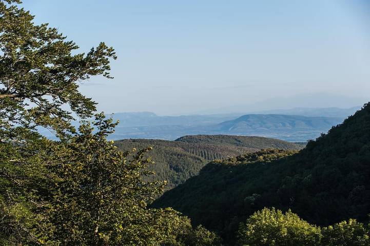 Location de vacances pour 8 personnes, avec Terrasse ainsi que Jardin et Piscine à Boisset