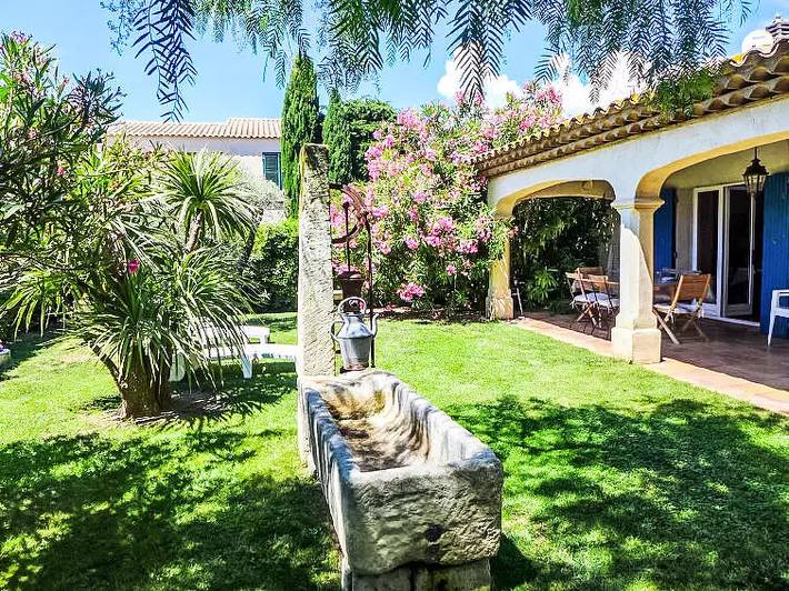 Location de vacances pour 6 personnes, avec jardin et piscine dans Plage de la Gaillarde