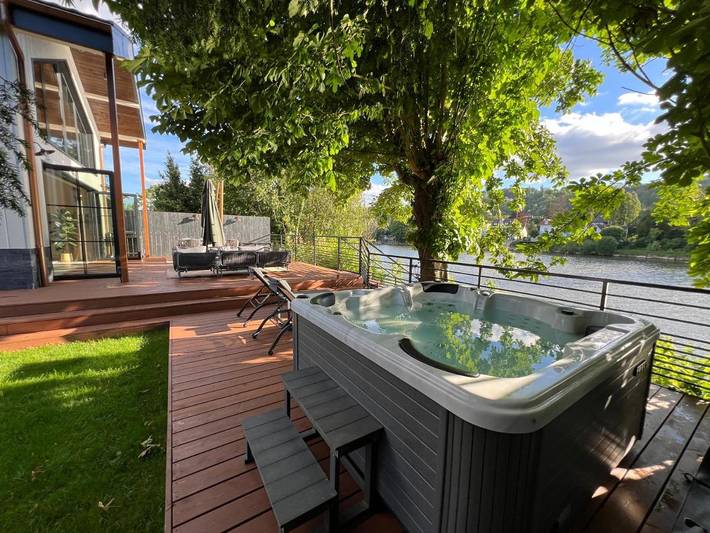 Maison de vacances pour 6 personnes, avec Jacuzzi et Terrasse ainsi que Jardin et Piscine à Villennes-sur-Seine