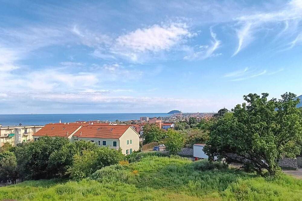 Villa Caravella in Ceriale, Riviera di Ponente