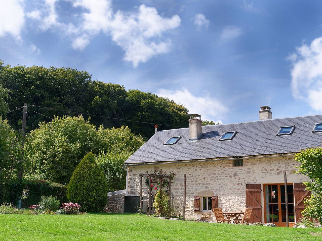 Charmantes Waldhaus mit großem Garten in Montbard und Umgebung