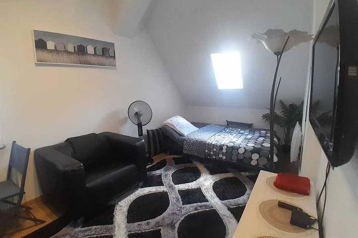 Gîte pour 3 personnes, avec jardin dans Sierentz