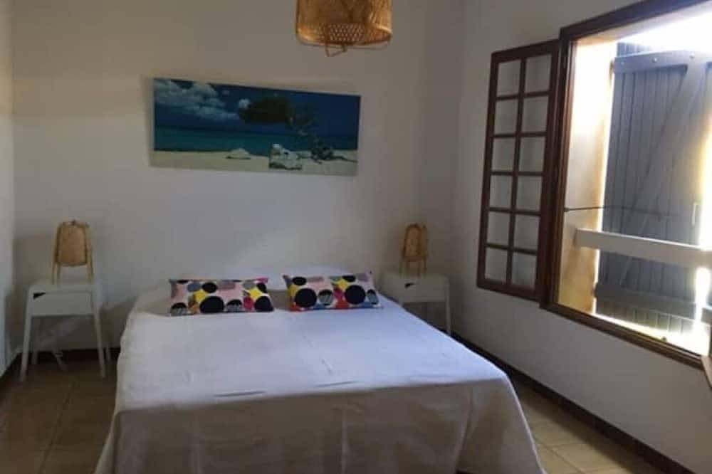 Large villa with swimming pool on the tip of Cap Corse in Macinaggio, Tomino